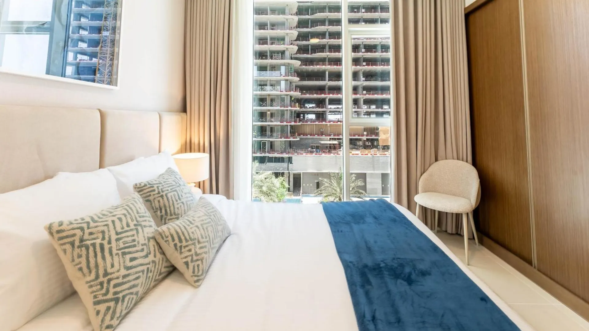 Fam Living 1Br Coastal Stay Palace Beach Residence Dubai 0*,  United Arab Emirates